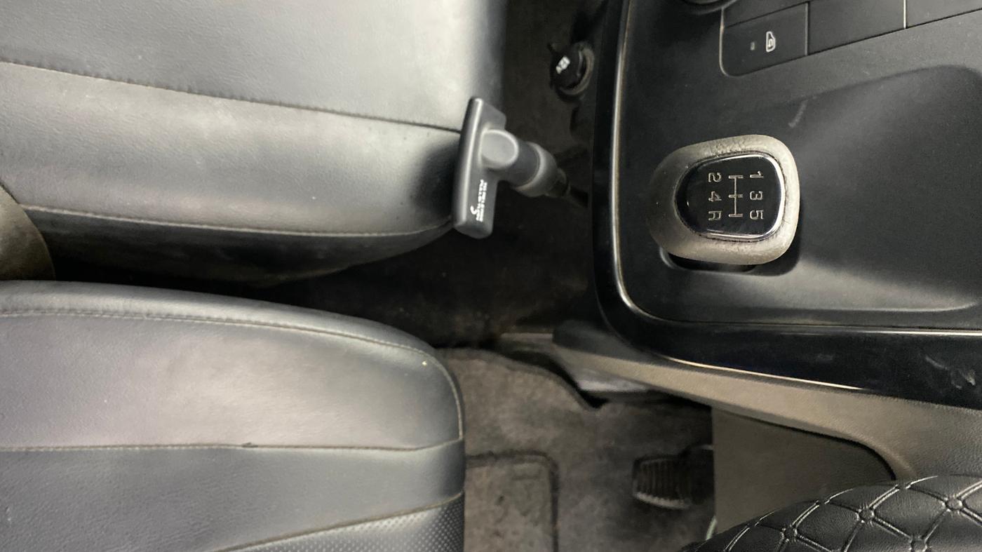2017 Mahindra KUV 100 NXT K2 P 6 STR, Petrol, Manual, 46,976 km, Gear Lever