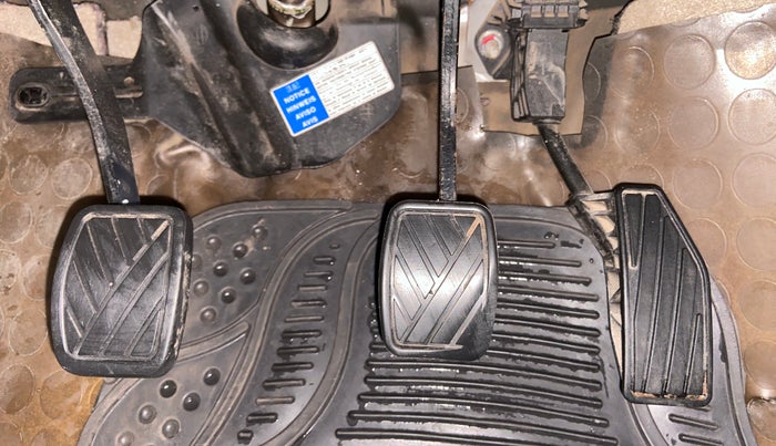 2017 Maruti Dzire VDI, Diesel, Manual, 1,61,471 km, Pedals