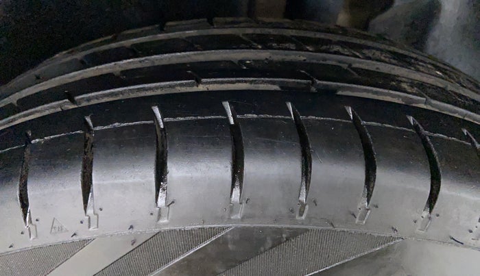 2017 Maruti Dzire VDI, Diesel, Manual, 1,61,471 km, Left Rear Tyre Tread