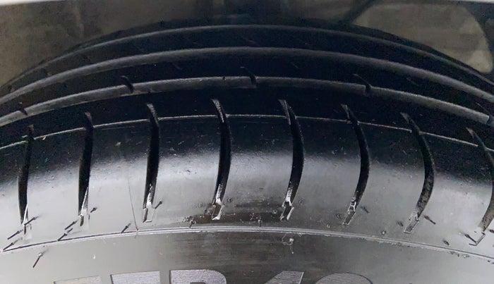 2017 Maruti Dzire VDI, Diesel, Manual, 1,61,471 km, Right Front Tyre Tread