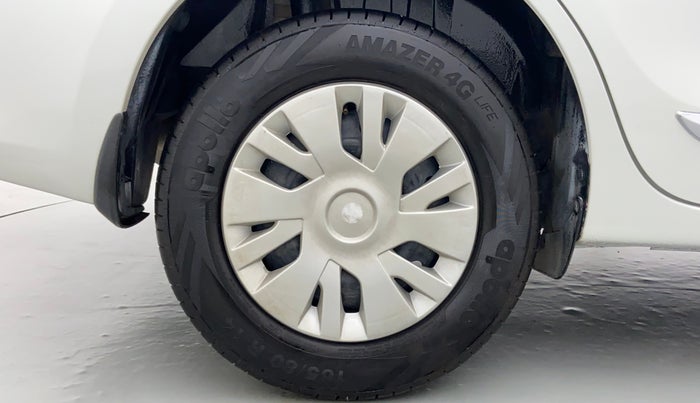 2017 Maruti Dzire VDI, Diesel, Manual, 1,61,471 km, Right Rear Wheel