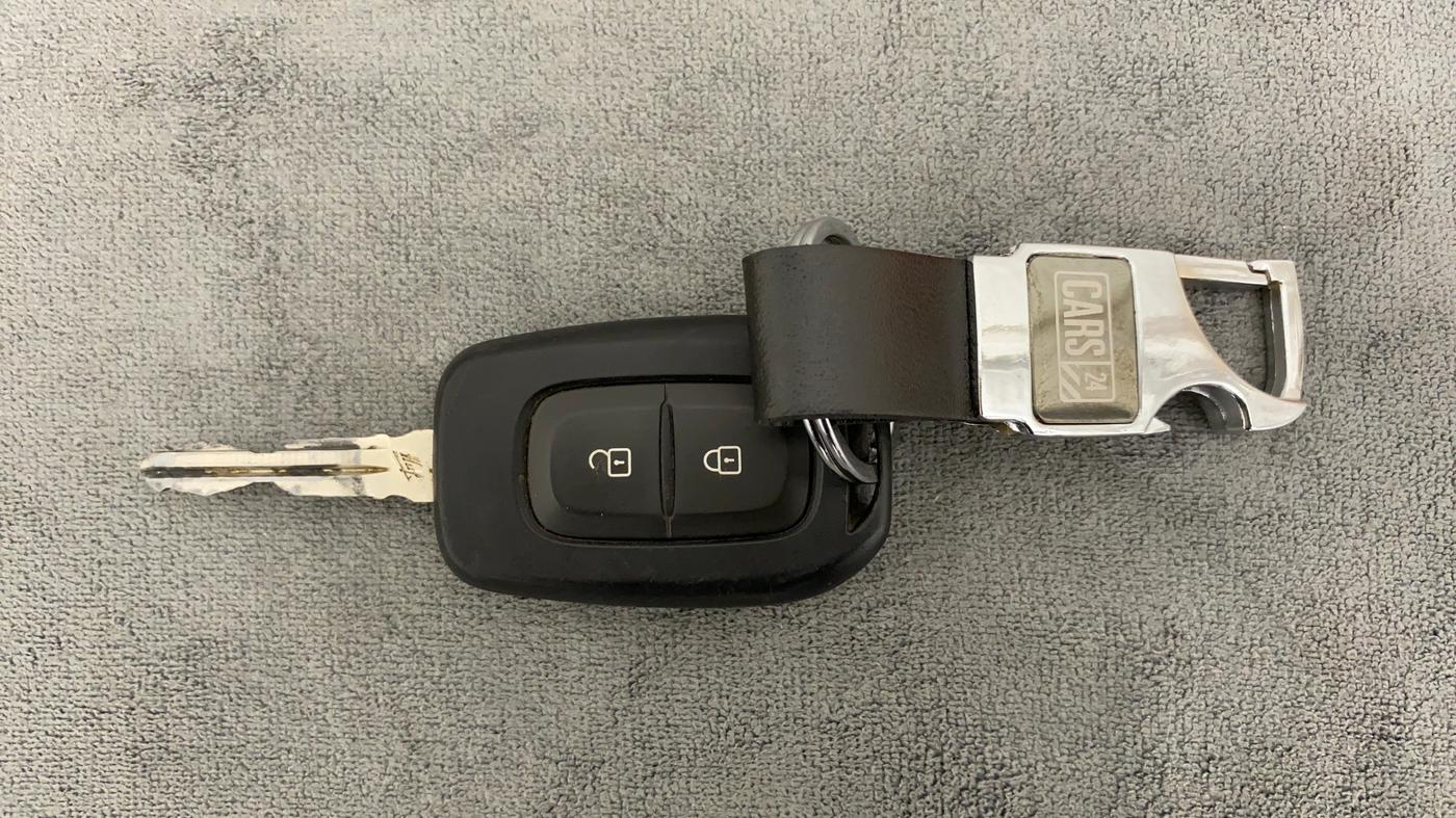 2022 Renault TRIBER RXT, Petrol, Manual, 13,915 km, Key Close Up