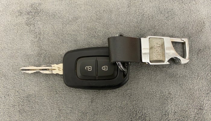 2022 Renault TRIBER RXT, Petrol, Manual, 13,915 km, Key Close Up