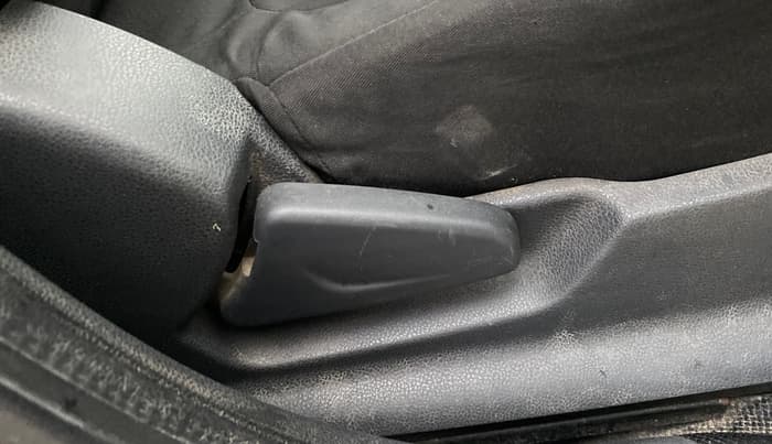 2015 Renault Kwid RXT 0.8, Petrol, Manual, 54,222 km, Driver Side Adjustment Panel