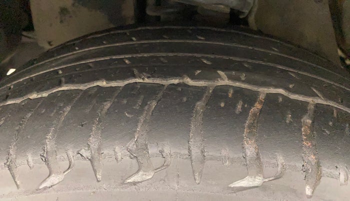 2014 Toyota Fortuner 3.0 4X2 AT, Diesel, Automatic, 1,09,140 km, Left Front Tyre Tread