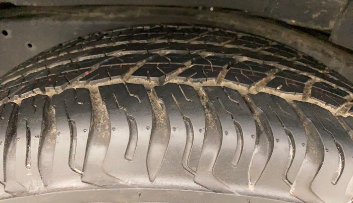 2014 Toyota Fortuner 3.0 4X2 AT, Diesel, Automatic, 1,09,140 km, Left Rear Tyre Tread