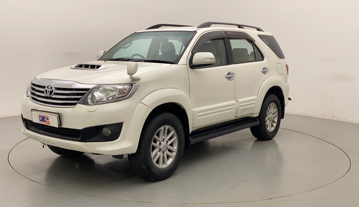2014 Toyota Fortuner 3.0 4X2 AT, Diesel, Automatic, 1,09,140 km, Left Front Diagonal