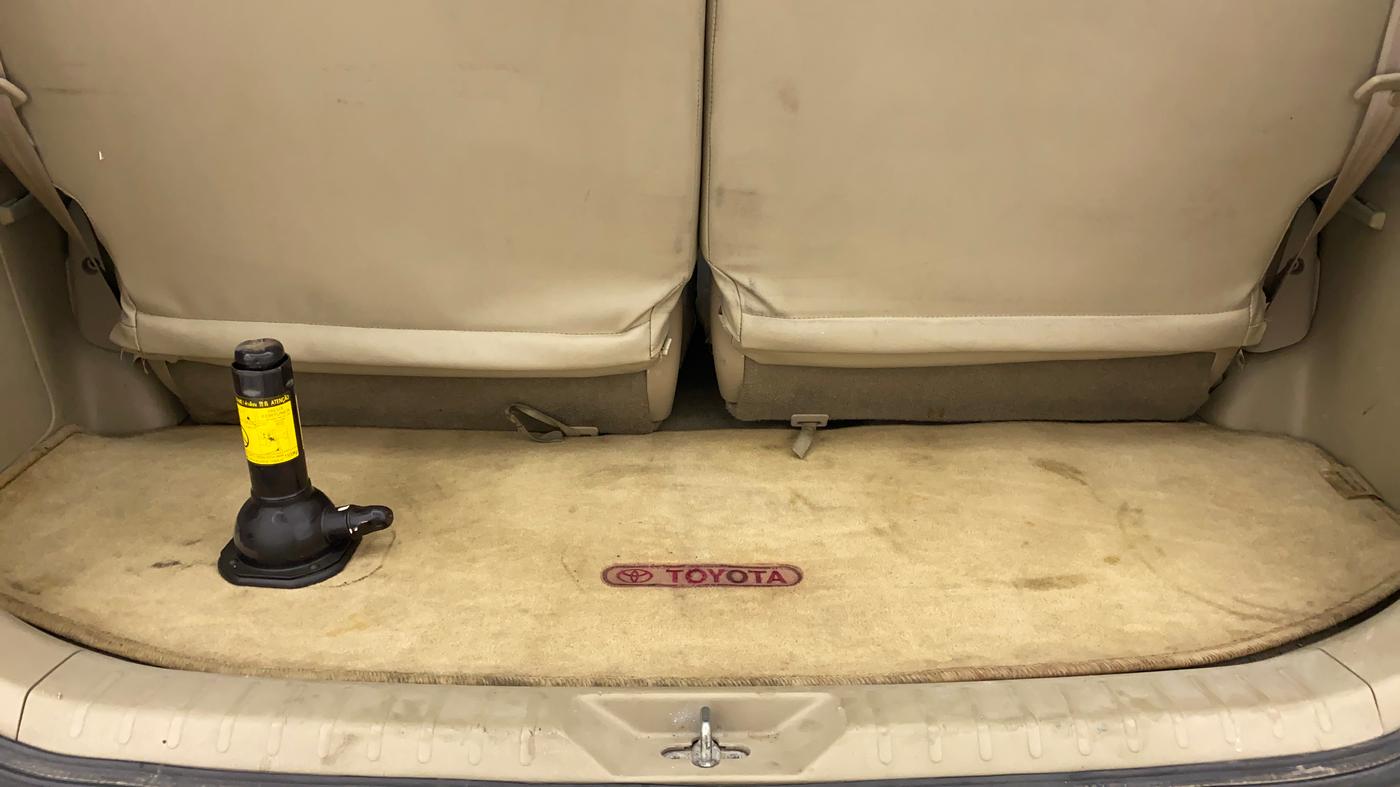 2014 Toyota Fortuner 3.0 4X2 AT, Diesel, Automatic, 1,09,140 km, Boot Inside