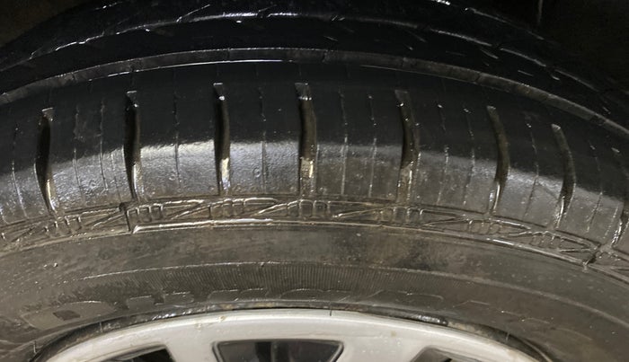 2019 Renault TRIBER RXZ, Petrol, Manual, 66,386 km, Right Rear Tyre Tread