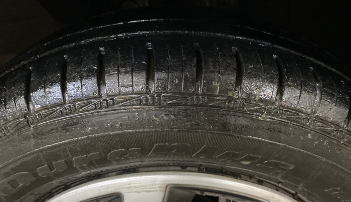 2019 Renault TRIBER RXZ, Petrol, Manual, 66,386 km, Right Front Tyre Tread