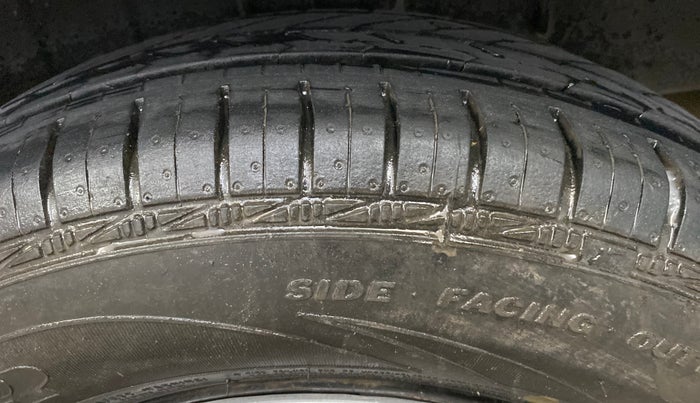 2019 Renault TRIBER RXZ, Petrol, Manual, 66,386 km, Left Rear Tyre Tread