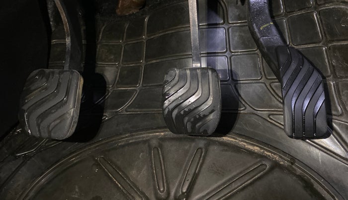 2019 Renault TRIBER RXZ, Petrol, Manual, 66,386 km, Pedals