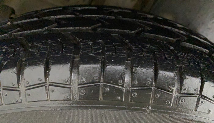 2013 Maruti Swift Dzire VXI, Petrol, Manual, 29,811 km, Left Front Tyre Tread