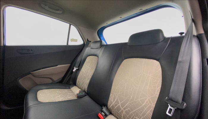 2017 Hyundai Grand i10 MAGNA 1.2 VTVT, Petrol, Manual, 19,356 km, Right Side Rear Door Cabin