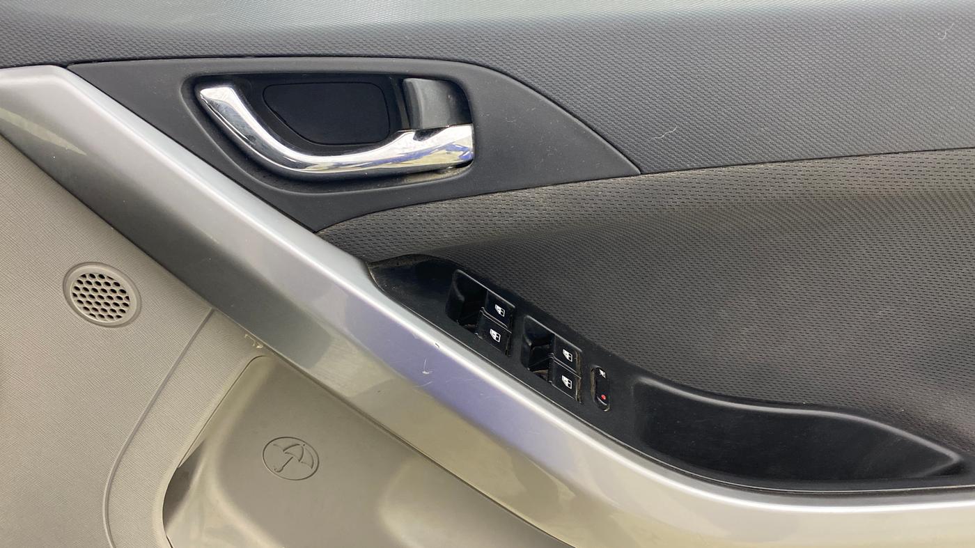 2018 Tata NEXON XZA PLUS PETROL, Petrol, Automatic, 89,677 km, Driver Side Door Panels Control