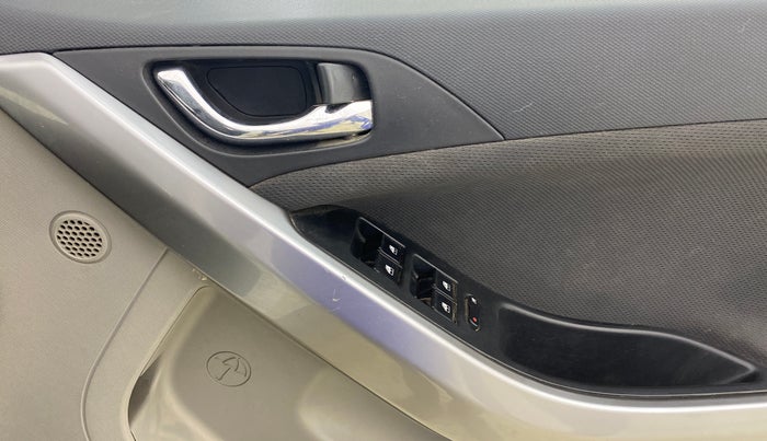 2018 Tata NEXON XZA PLUS PETROL, Petrol, Automatic, 89,777 km, Driver Side Door Panels Control