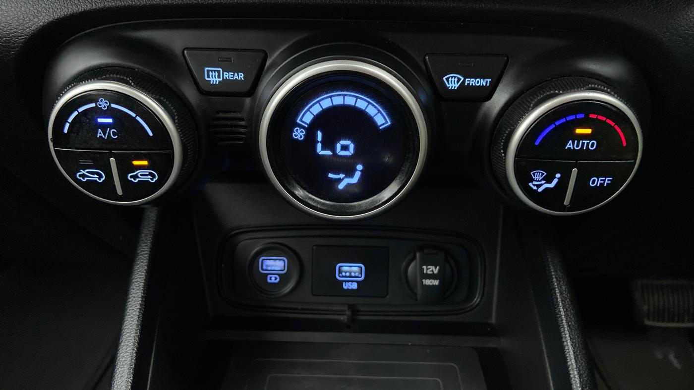 2019 Hyundai VENUE 1.0 TURBO GDI SX+ AT, Petrol, Automatic, 24,576 km, Automatic Climate Control