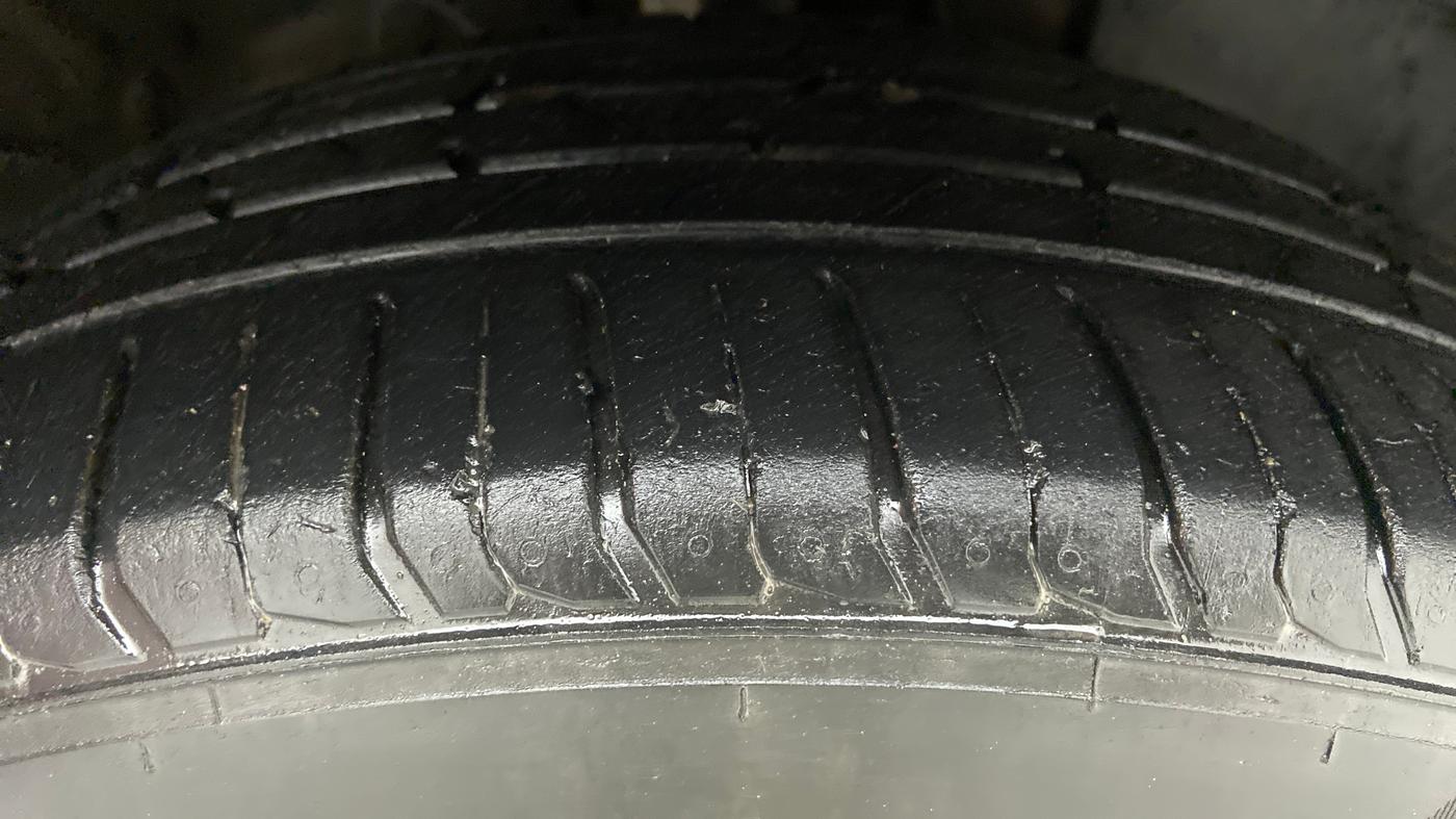 2019 Hyundai VENUE 1.0 TURBO GDI SX+ AT, Petrol, Automatic, 24,576 km, Right Front Tyre Tread