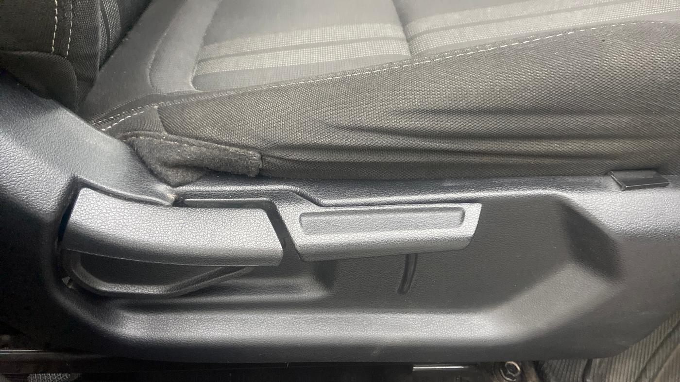 2019 Hyundai VENUE 1.0 TURBO GDI SX+ AT, Petrol, Automatic, 24,576 km, Driver Side Adjustment Panel