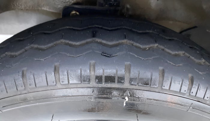 2020 Maruti Eeco 5 STR WITH AC PLUSHTR, Petrol, Manual, Left Front Tyre Tread