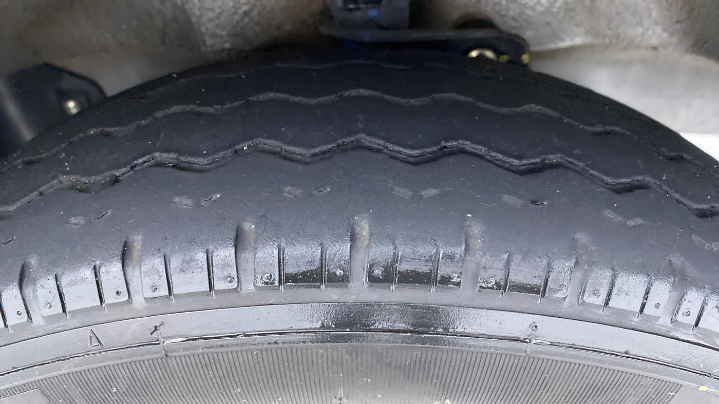 2020 Maruti Eeco 5 STR WITH AC PLUSHTR, Petrol, Manual, Right Front Tyre Tread