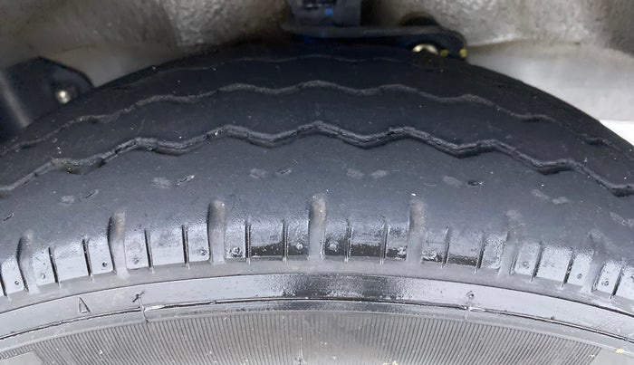 2020 Maruti Eeco 5 STR WITH AC PLUSHTR, Petrol, Manual, Right Front Tyre Tread