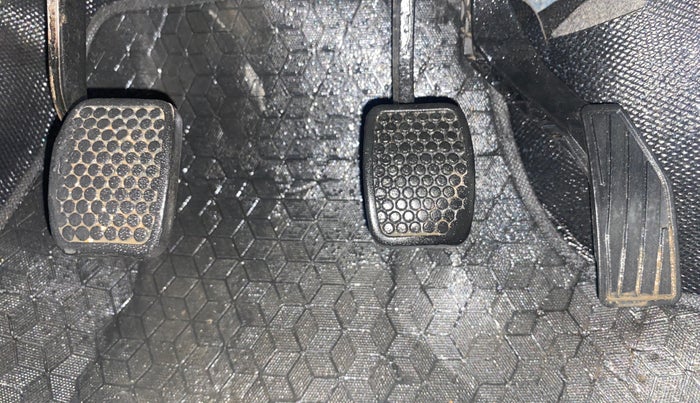 2019 Maruti Alto 800 LXI, Petrol, Manual, 93,065 km, Pedals