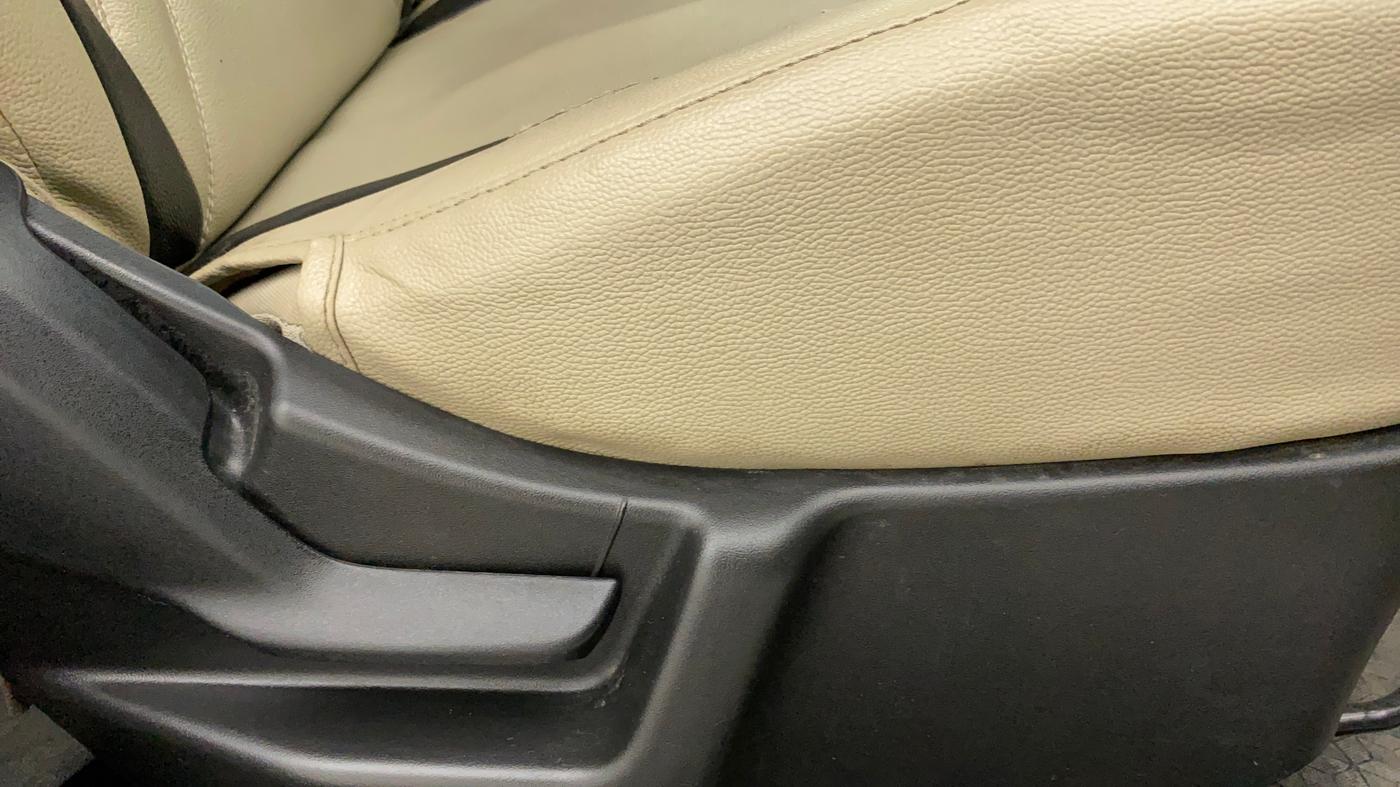 2020 Maruti New Wagon-R LXI CNG (O) 1.0, CNG, Manual, 72,472 km, Driver Side Adjustment Panel