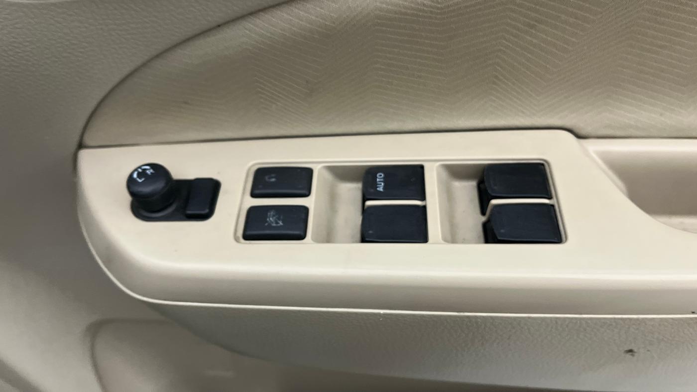 2016 Maruti Ertiga VXI, Petrol, Manual, 67,078 km, Driver Side Door Panels Control
