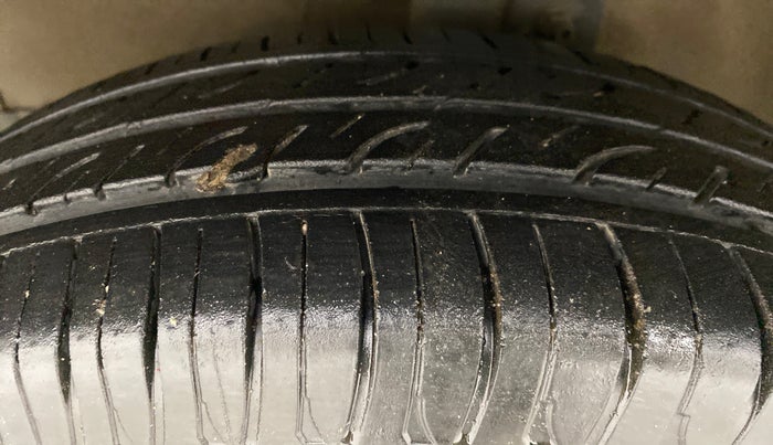 2017 Maruti Celerio ZXI OPT, Petrol, Manual, 79,026 km, Left Front Tyre Tread