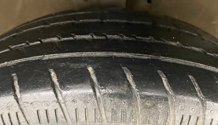 2017 Maruti Celerio ZXI OPT, Petrol, Manual, 79,026 km, Right Front Tyre Tread