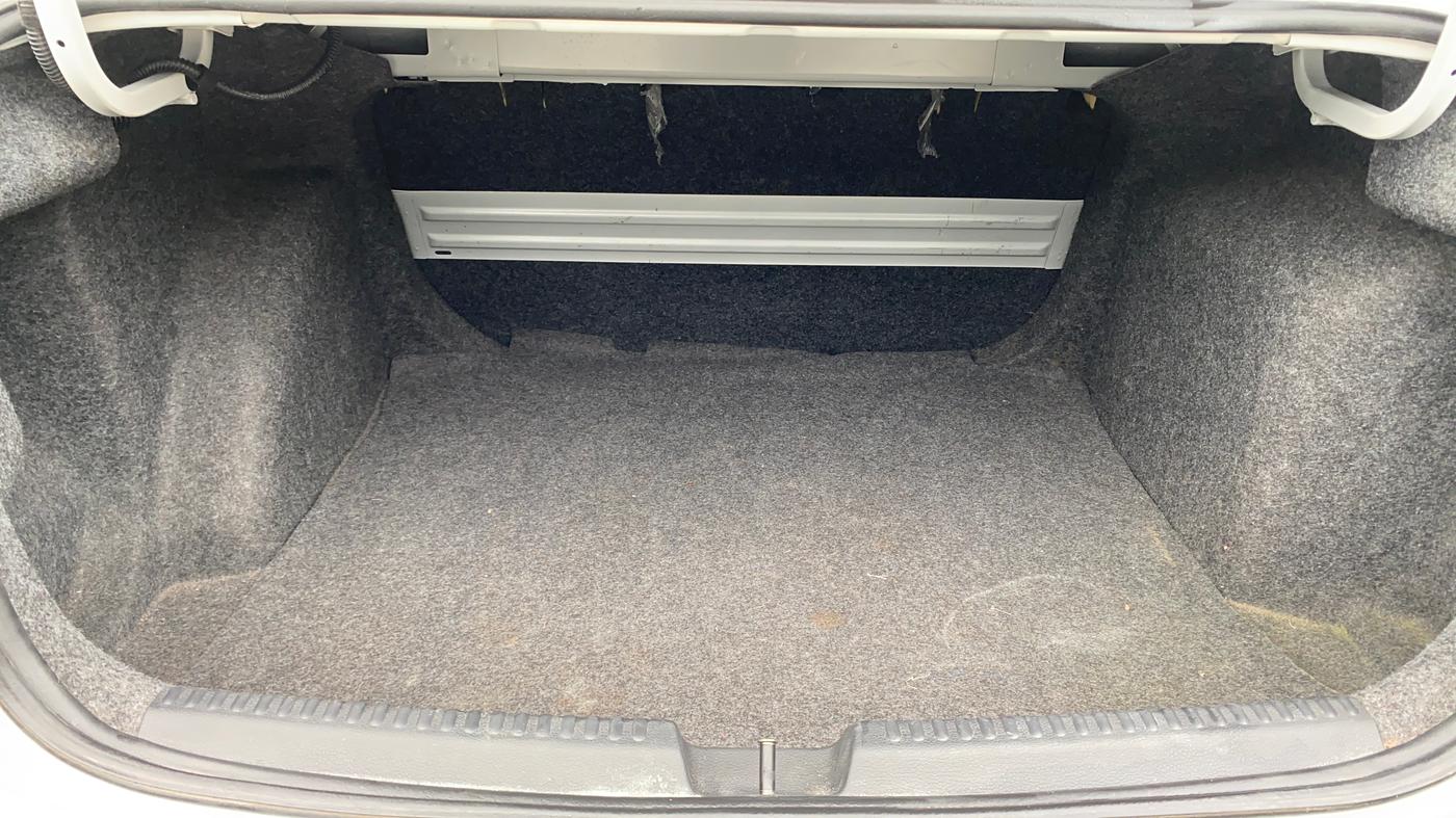 2018 Volkswagen Vento HIGHLINE 1.6 MPI, Petrol, Manual, 75,330 km, Boot Inside