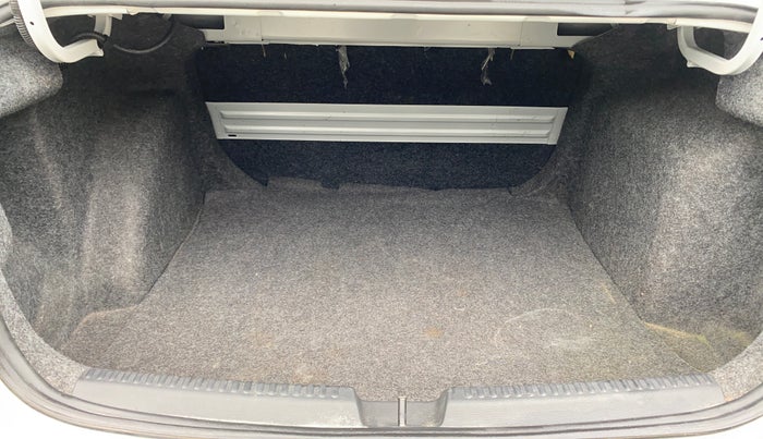 2018 Volkswagen Vento HIGHLINE 1.6 MPI, Petrol, Manual, 75,330 km, Boot Inside