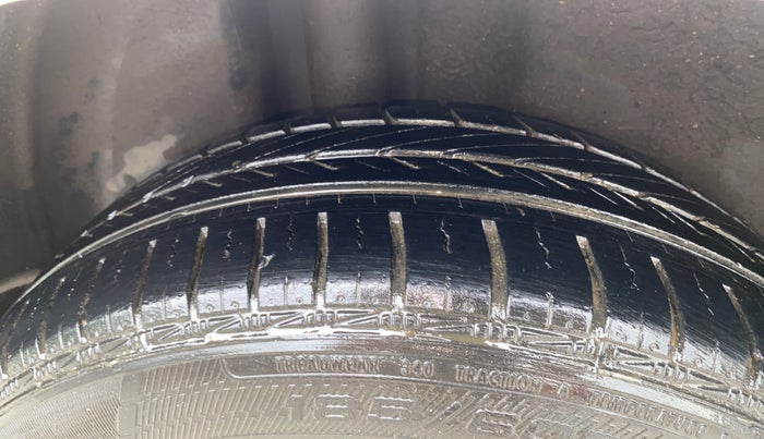 2018 Volkswagen Vento HIGHLINE 1.6 MPI, Petrol, Manual, 75,330 km, Left Rear Tyre Tread