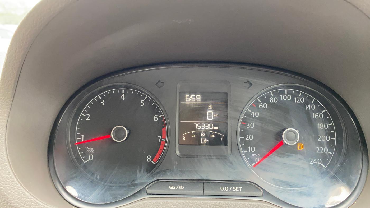 2018 Volkswagen Vento HIGHLINE 1.6 MPI, Petrol, Manual, 75,330 km, Odometer Image