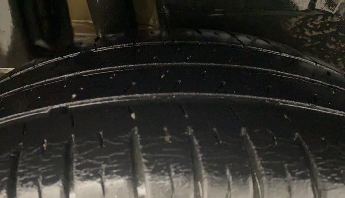 2017 Maruti Dzire ZXI AMT, Petrol, Automatic, 56,388 km, Right Rear Tyre Tread