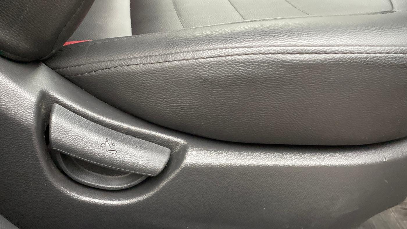 2019 Hyundai Grand i10 SPORTZ 1.2 KAPPA VTVT, Petrol, Manual, 2,126 km, Driver Side Adjustment Panel