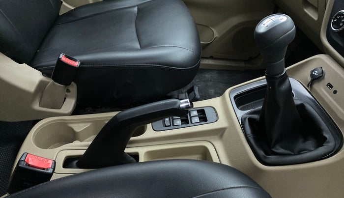 2015 Mahindra TUV300 T8, Diesel, Manual, 59,531 km, Gear Lever