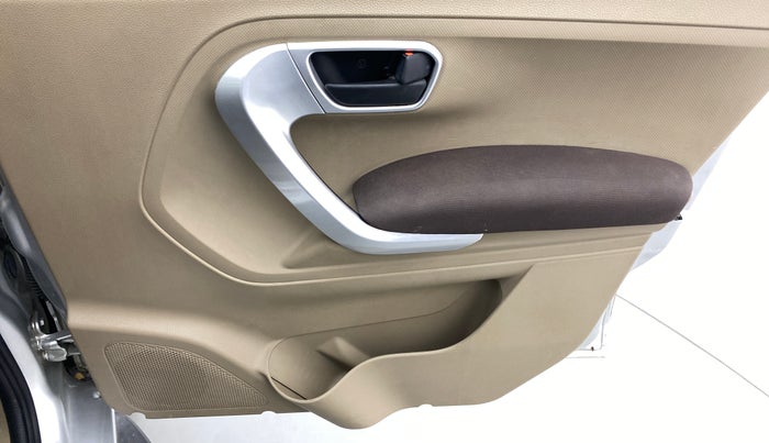 2015 Mahindra TUV300 T8, Diesel, Manual, 59,531 km, Driver Side Door Panels Control