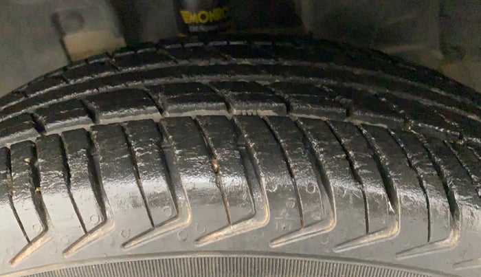 2018 Datsun Redi Go S 1.0, Petrol, Manual, 25,381 km, Left Front Tyre Tread