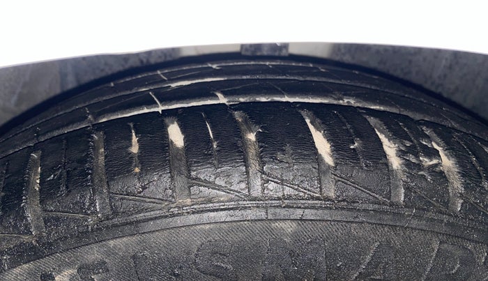 2020 Datsun Redi Go T(O), Petrol, Manual, 48,992 km, Right Front Tyre Tread