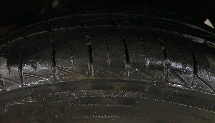 2017 Hyundai Eon ERA +, Petrol, Manual, 47,628 km, Left Rear Tyre Tread