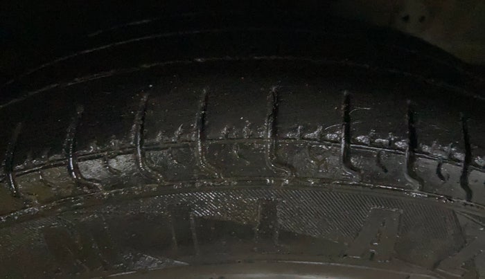 2017 Hyundai Eon ERA +, Petrol, Manual, 47,628 km, Right Front Tyre Tread