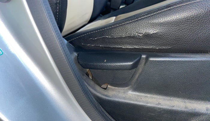 2017 Hyundai Eon ERA +, Petrol, Manual, 47,628 km, Driver Side Adjustment Panel