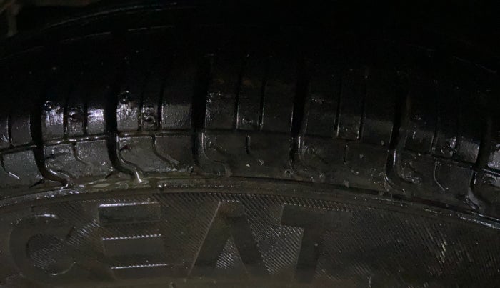 2017 Hyundai Eon ERA +, Petrol, Manual, 47,628 km, Right Rear Tyre Tread