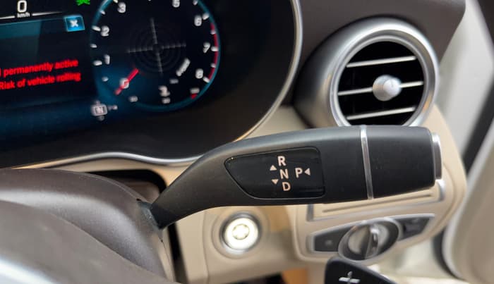 2022 Mercedes Benz GLC CLASS 200 Progressive, Petrol, Automatic, 17,116 km, Gear Lever