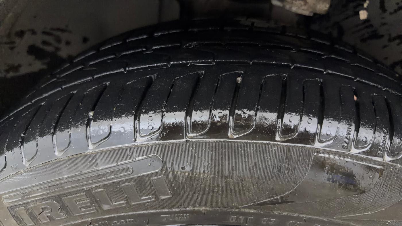2022 Mercedes Benz GLC CLASS 200 Progressive, Petrol, Automatic, 17,116 km, Left Front Tyre Tread