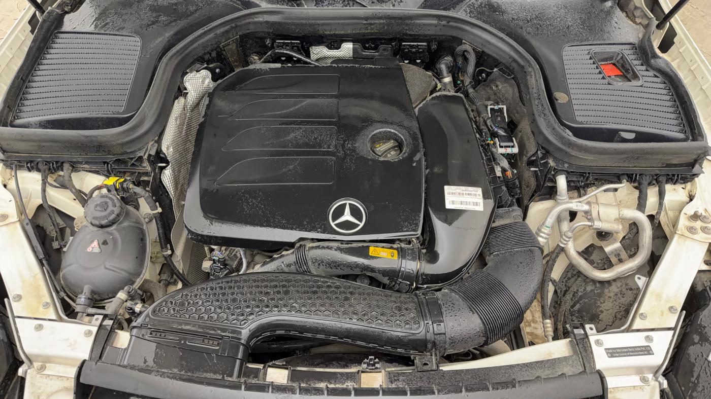 2022 Mercedes Benz GLC CLASS 200 Progressive, Petrol, Automatic, 17,116 km, Engine View