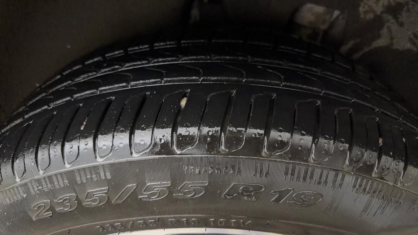 2022 Mercedes Benz GLC CLASS 200 Progressive, Petrol, Automatic, 17,116 km, Left Rear Tyre Tread