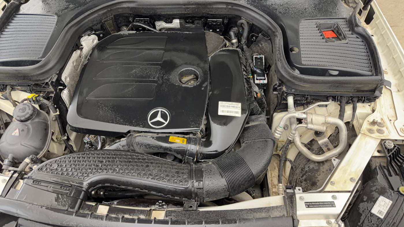 2022 Mercedes Benz GLC CLASS 200 Progressive, Petrol, Automatic, 17,116 km, Engine View - Left